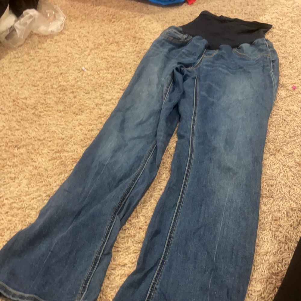 Jessica Simpson maternity jeans